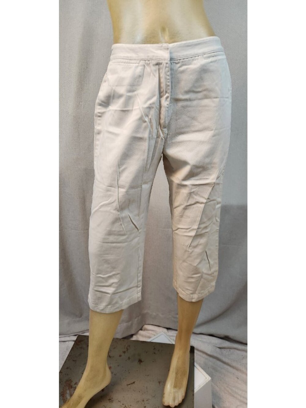 Petite Sophisticate Womens Size 6P 6 Beige No Pocket Capri Dress Pants USED